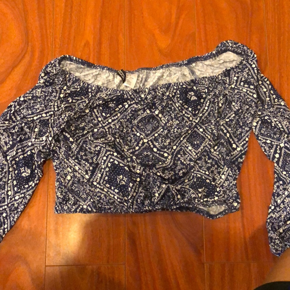 Women’s Off-The-Shoulder Blouse. H&M